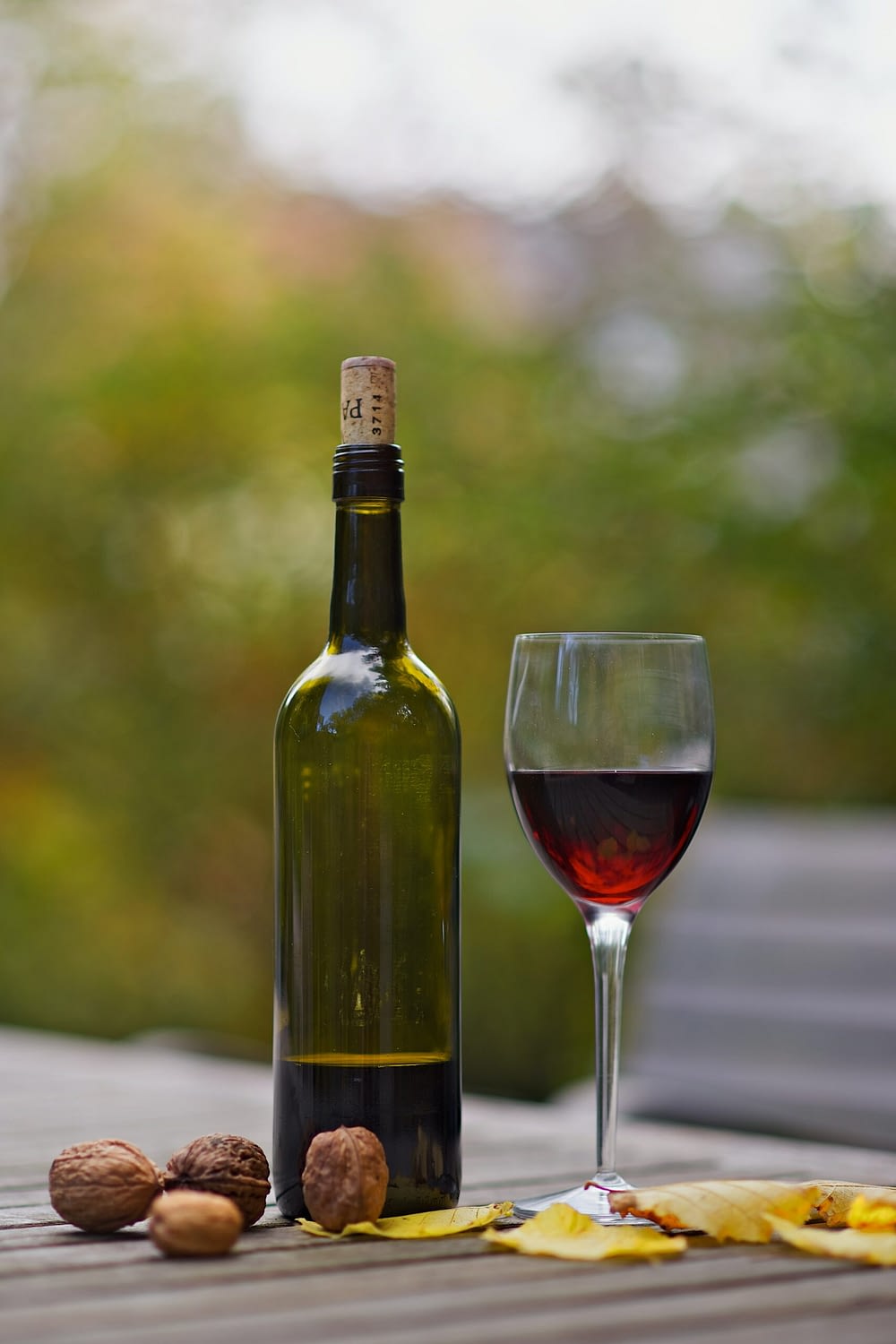 Bordeaux-Flasche Unterschiedliche Weinflaschen - Bordeaux-Flasche