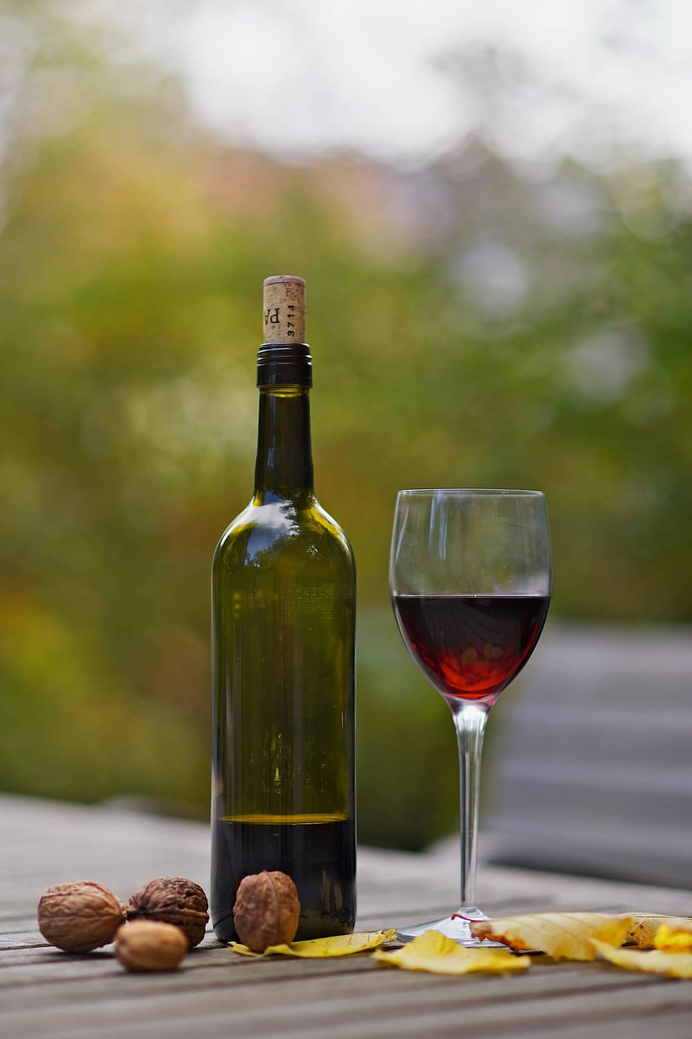 Bordeaux-Flasche Unterschiedliche Weinflaschen - Bordeaux-Flasche